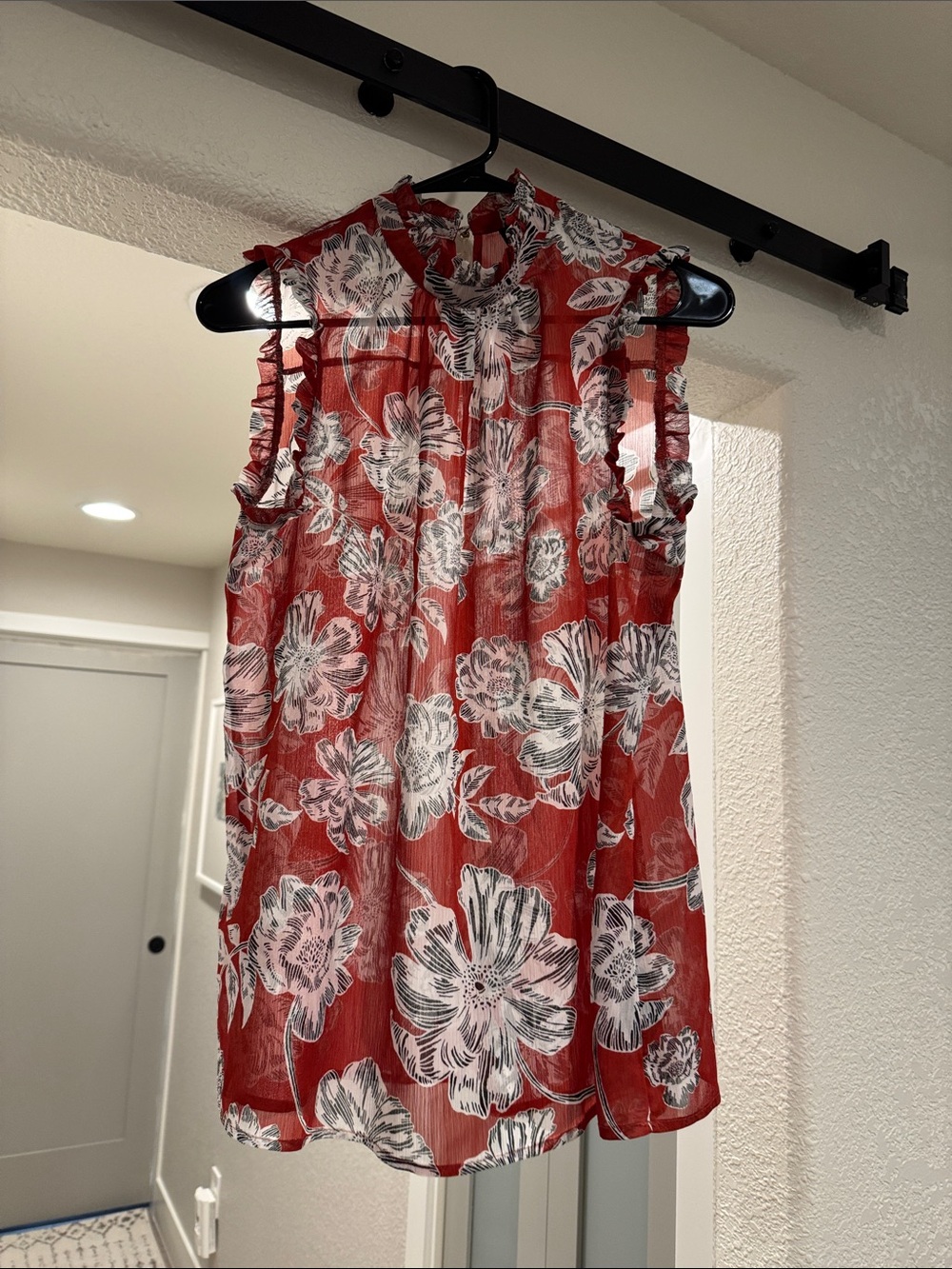 Who What Wear Red Floral Ruffle Sleeveless Top
